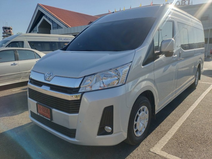 รถตู้พร้อมคนขับ New Toyota Commuter 2023